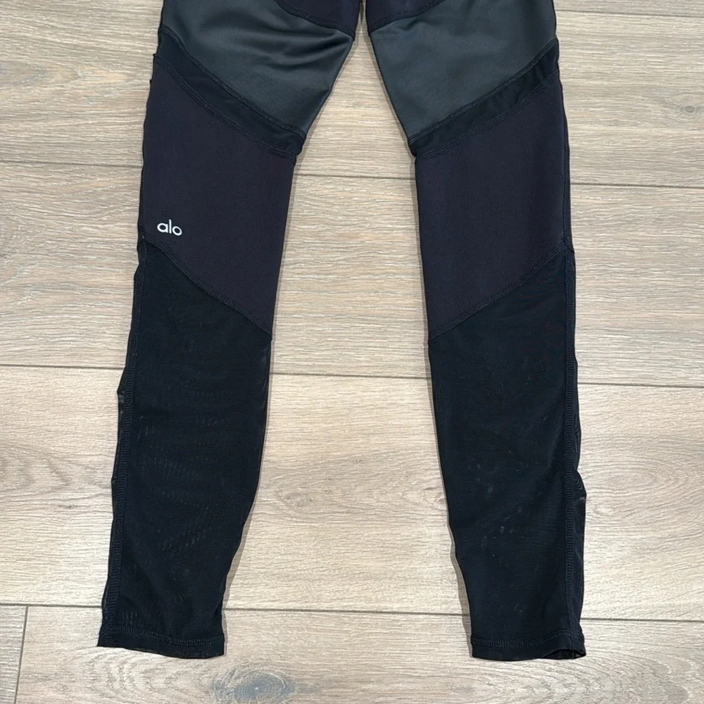 ALO YOGA Black Glossy Sheila‎ Tonal Mesh Panel High-Waist Active Leggings Size S